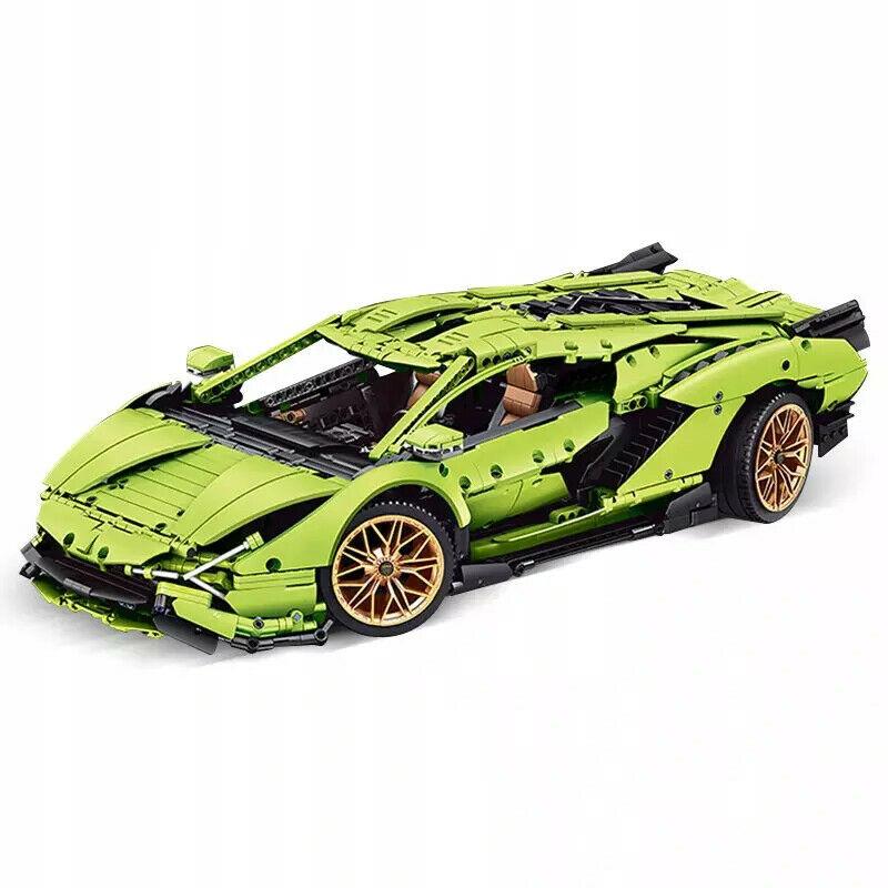 Grüner Klemmbaustein Supersportwagen von vorne